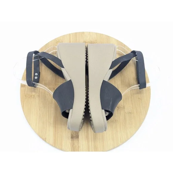 Crocs - Picture 9 of 11